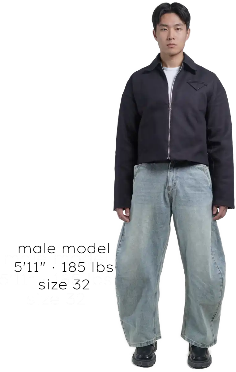 Size 32 Model